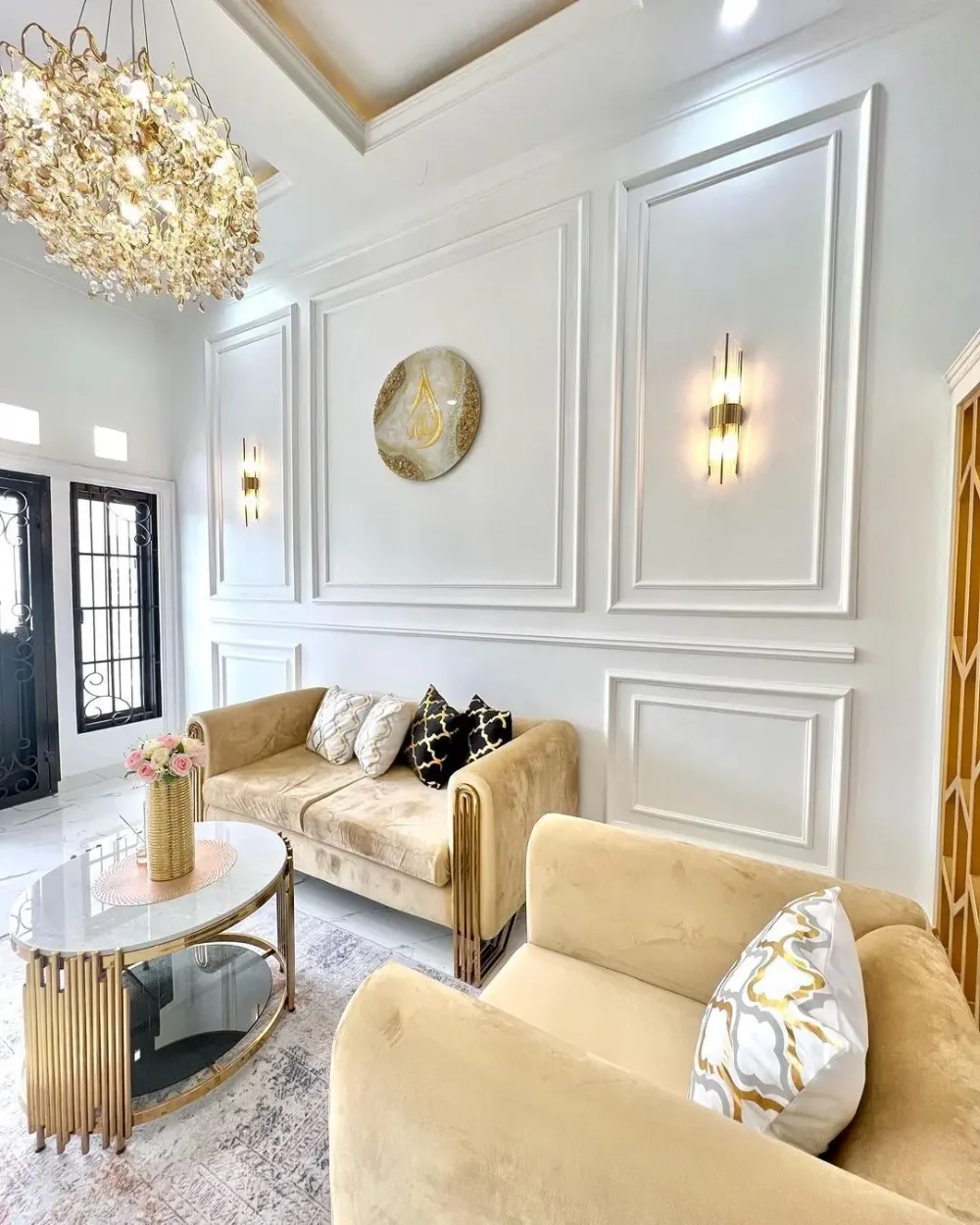 Elegant living room with white decorative wall molding